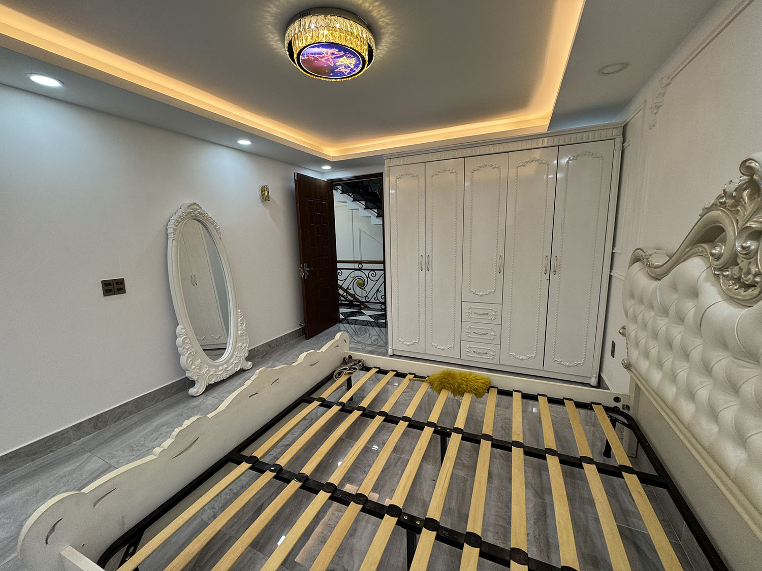 Biệt thự thiết kế tân cổ điển, full nội thất cao cấp xe hơi đổ trong nhà khu VIP Phạm Văn Hai